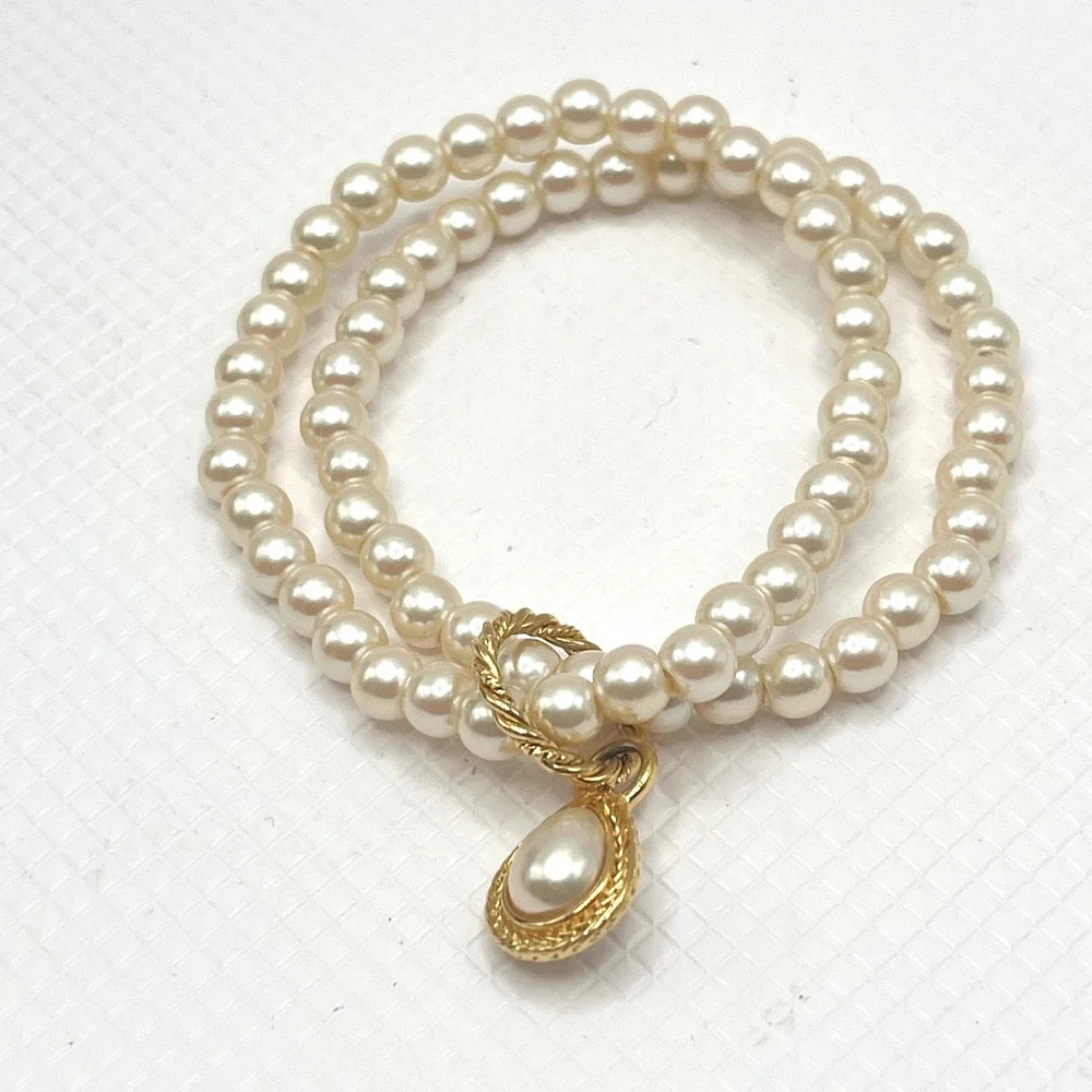 Vintage Dainty Double Strand Faux Pearl Stretch Bracelet w/ Teardrop Charm